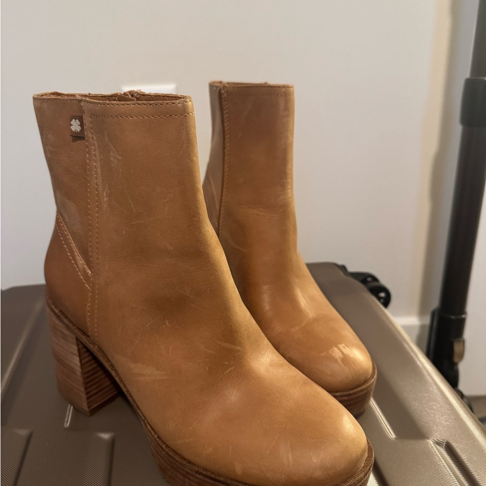 Lucky Brand Oxina Booties (Tan)